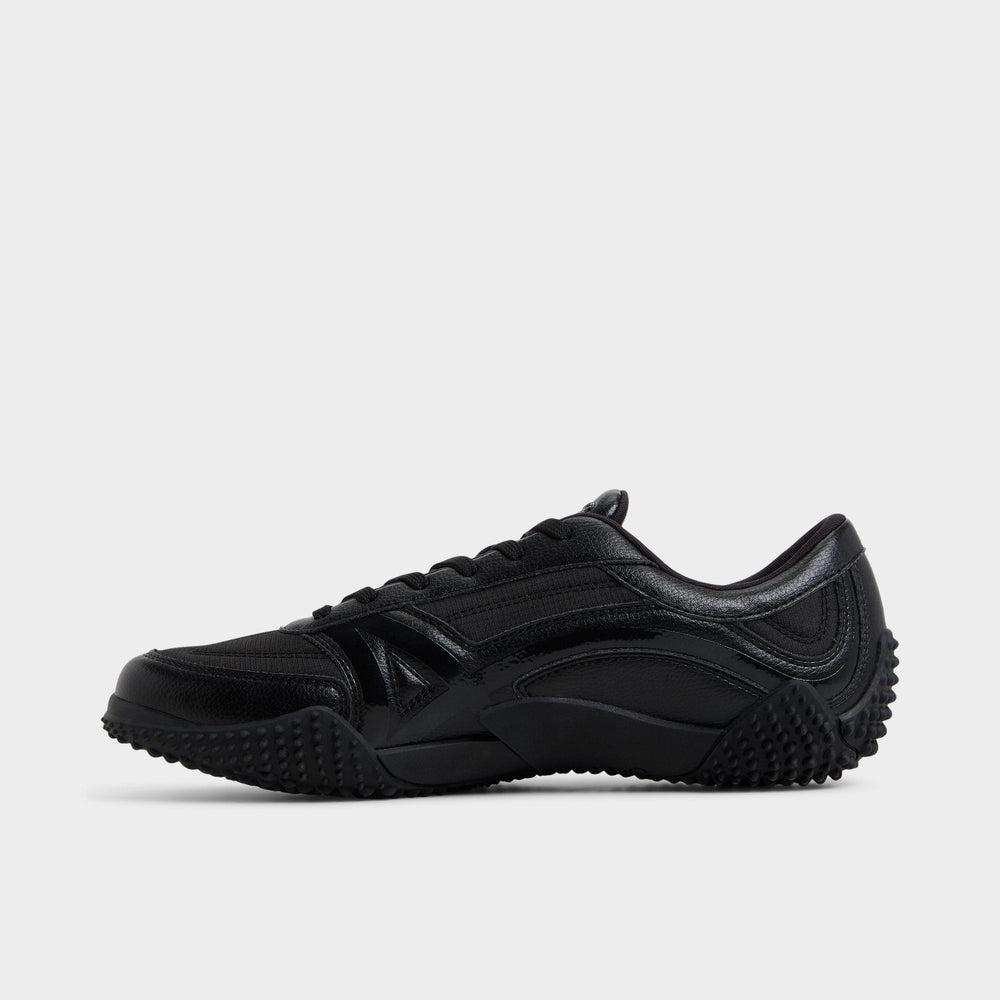 Drive in Black - Low top sneaker