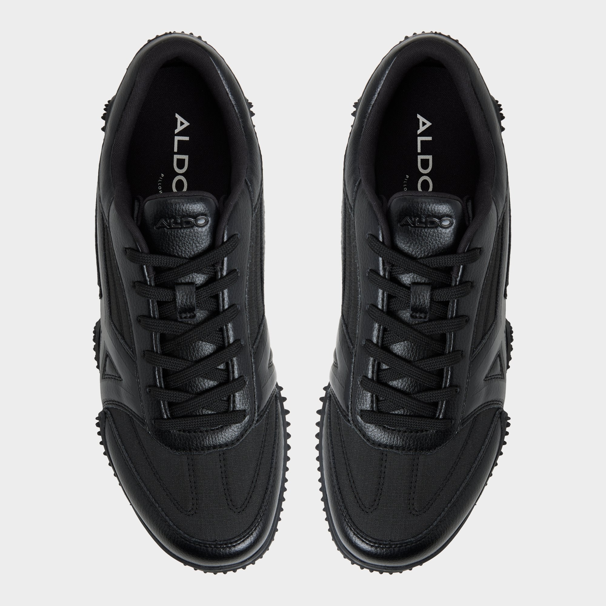 Drive in Black - Low top sneaker