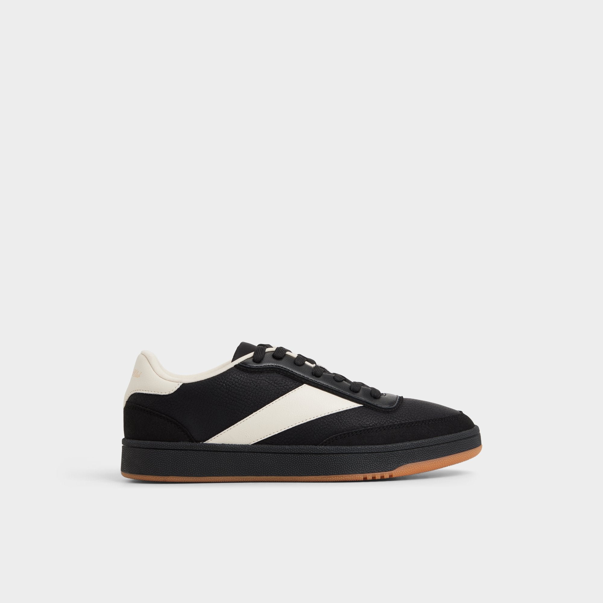 Ashwin in Black - Low top sneaker Cup sole