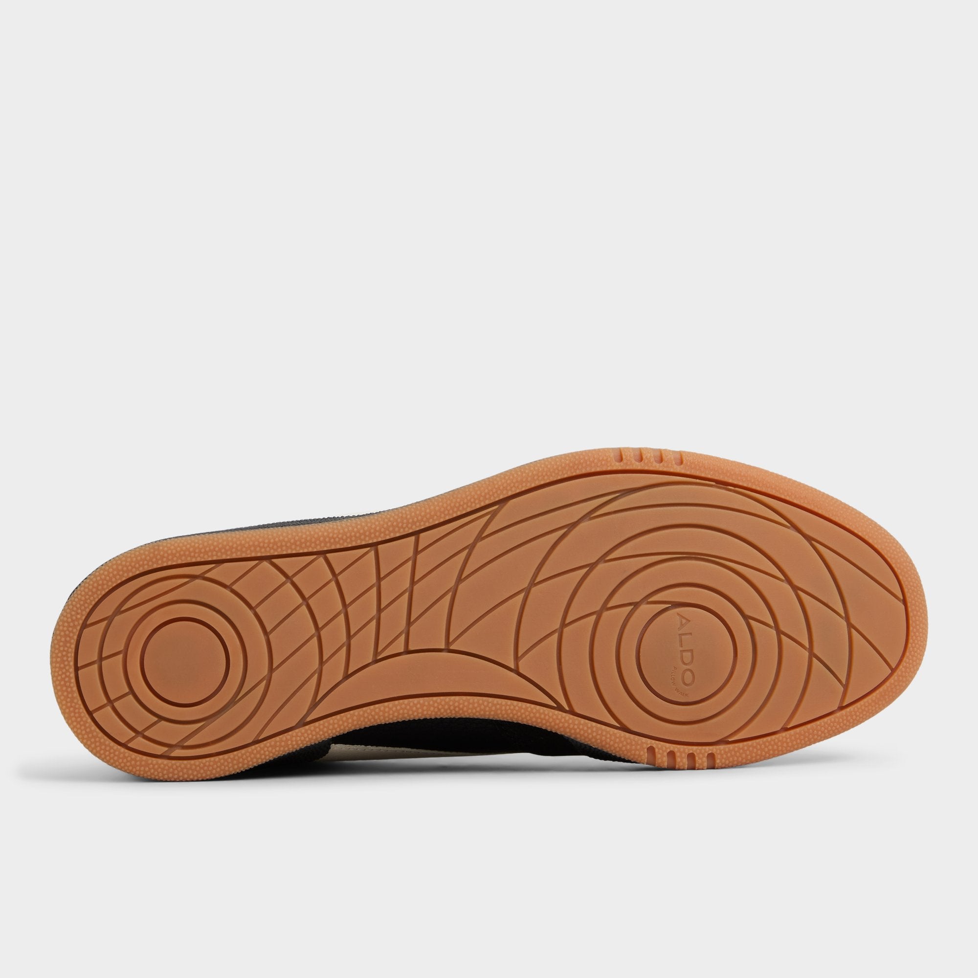 Ashwin in Black - Low top sneaker Cup sole