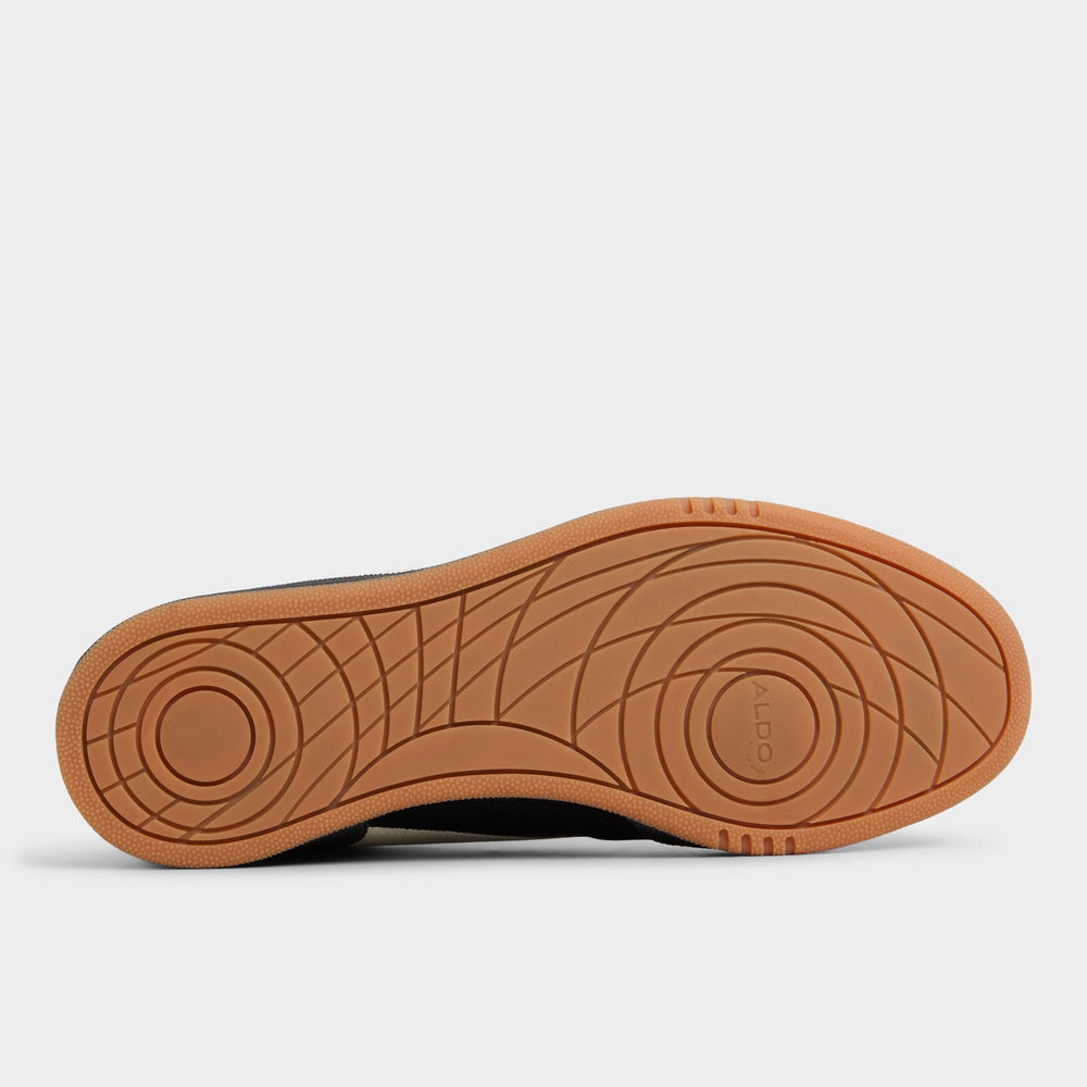 Ashwin in Black - Low top sneaker Cup sole