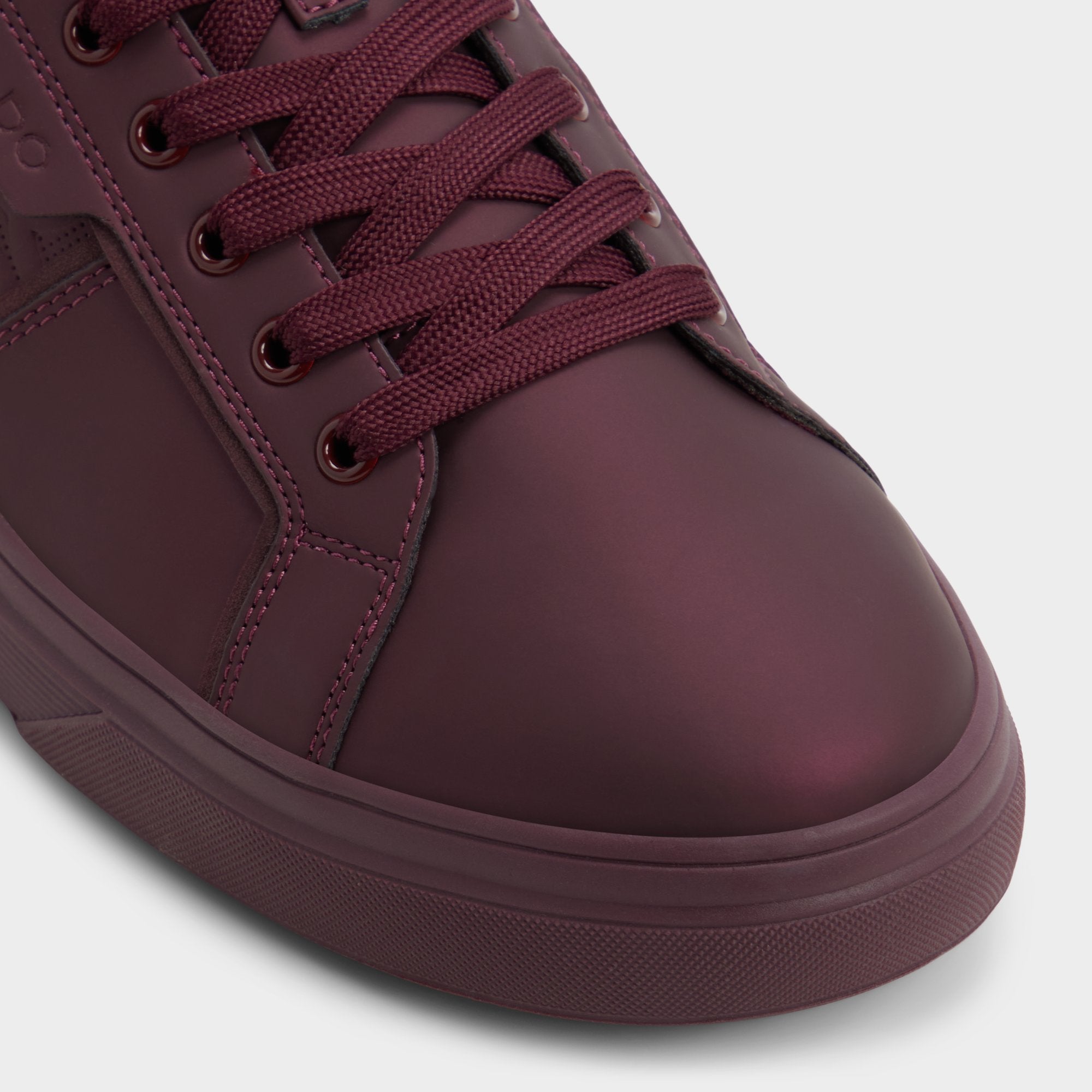 Ccourtline in Bordo - Low top sneaker