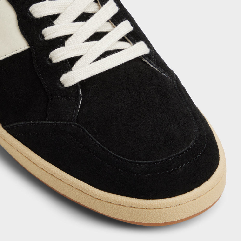 Roscoe in Black 14161308 - Low top sneaker Cup sole