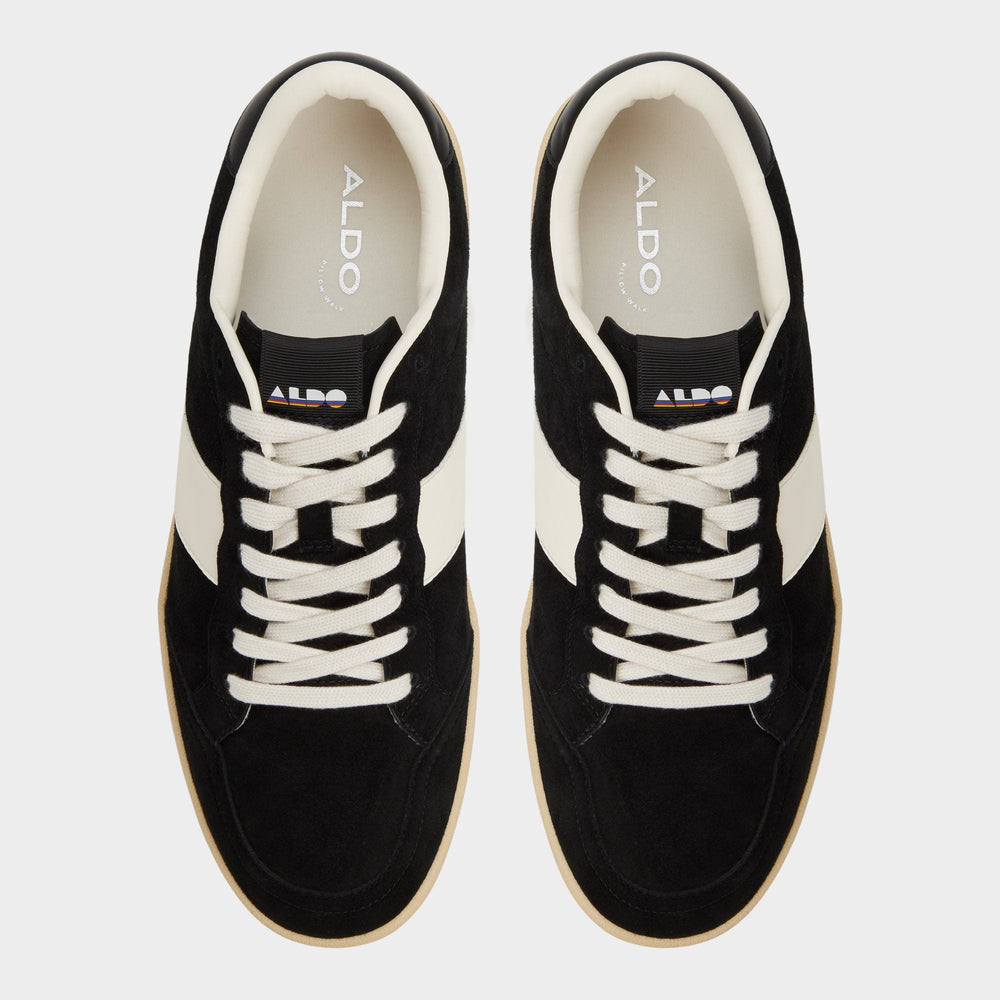 Roscoe in Black 14161308 - Low top sneaker Cup sole
