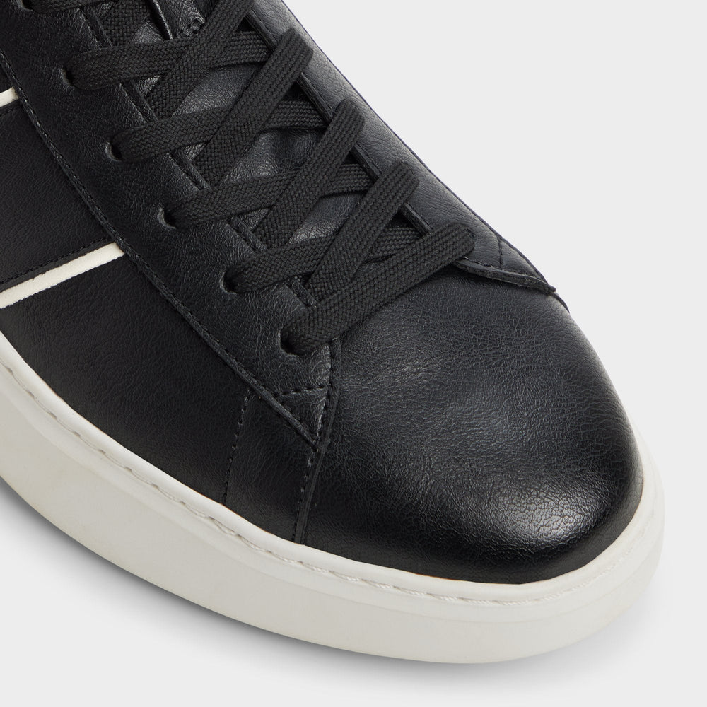 Paxon in Black 14135031 - Low top sneaker
