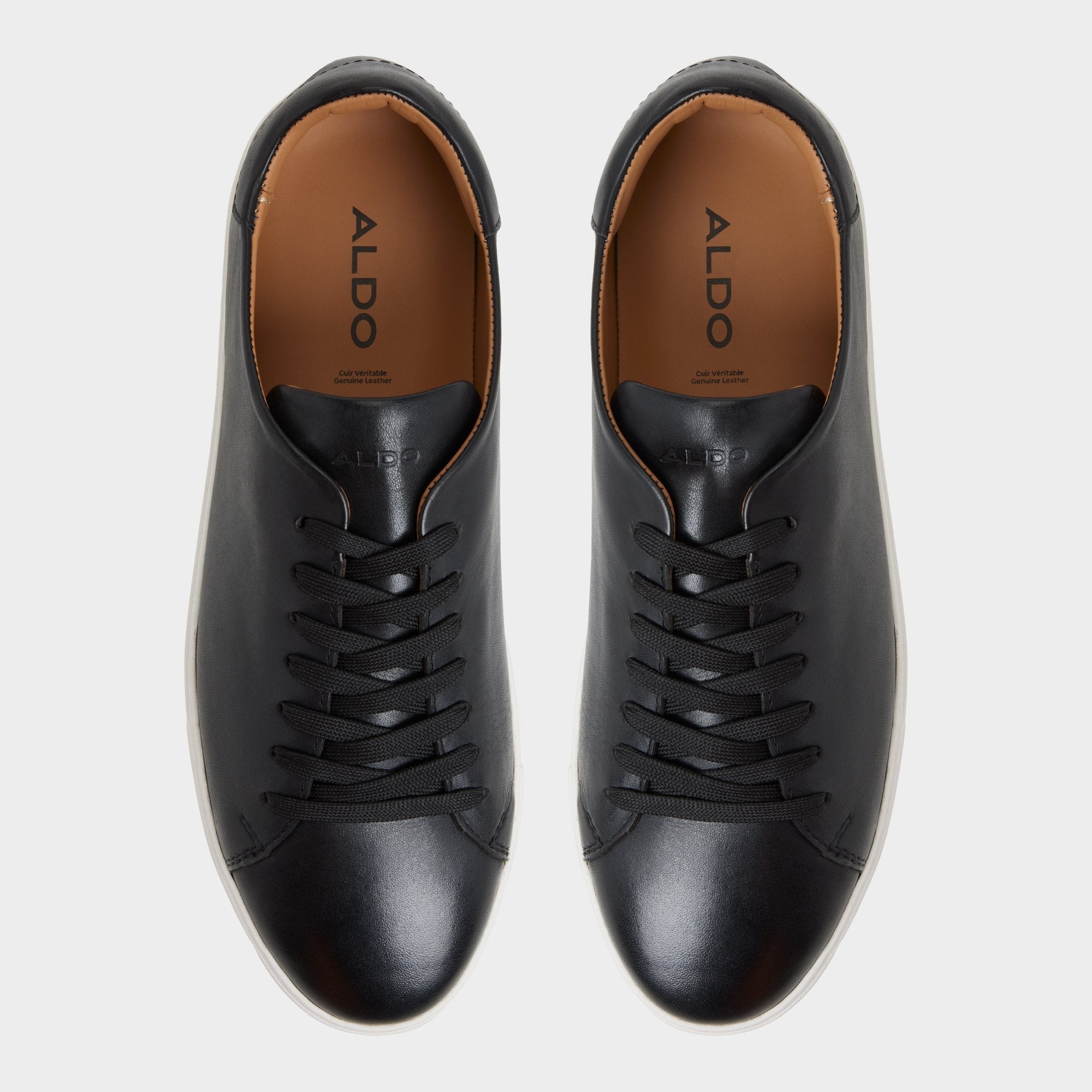 Fonzo in Black - Low top sneaker