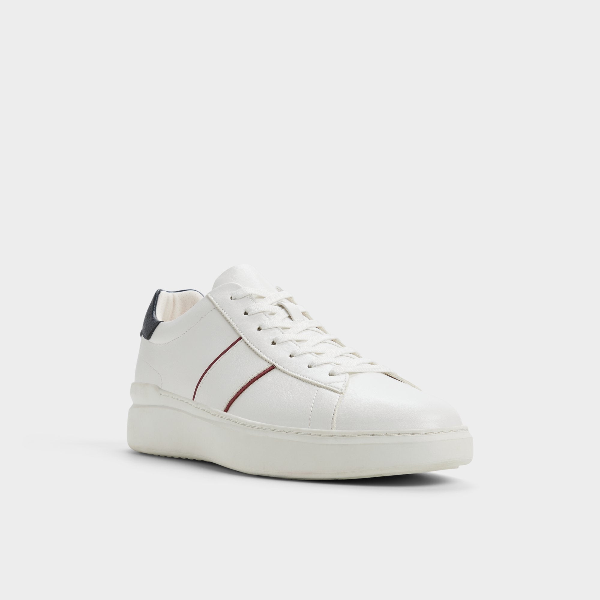 Paxon in White - Low top sneaker