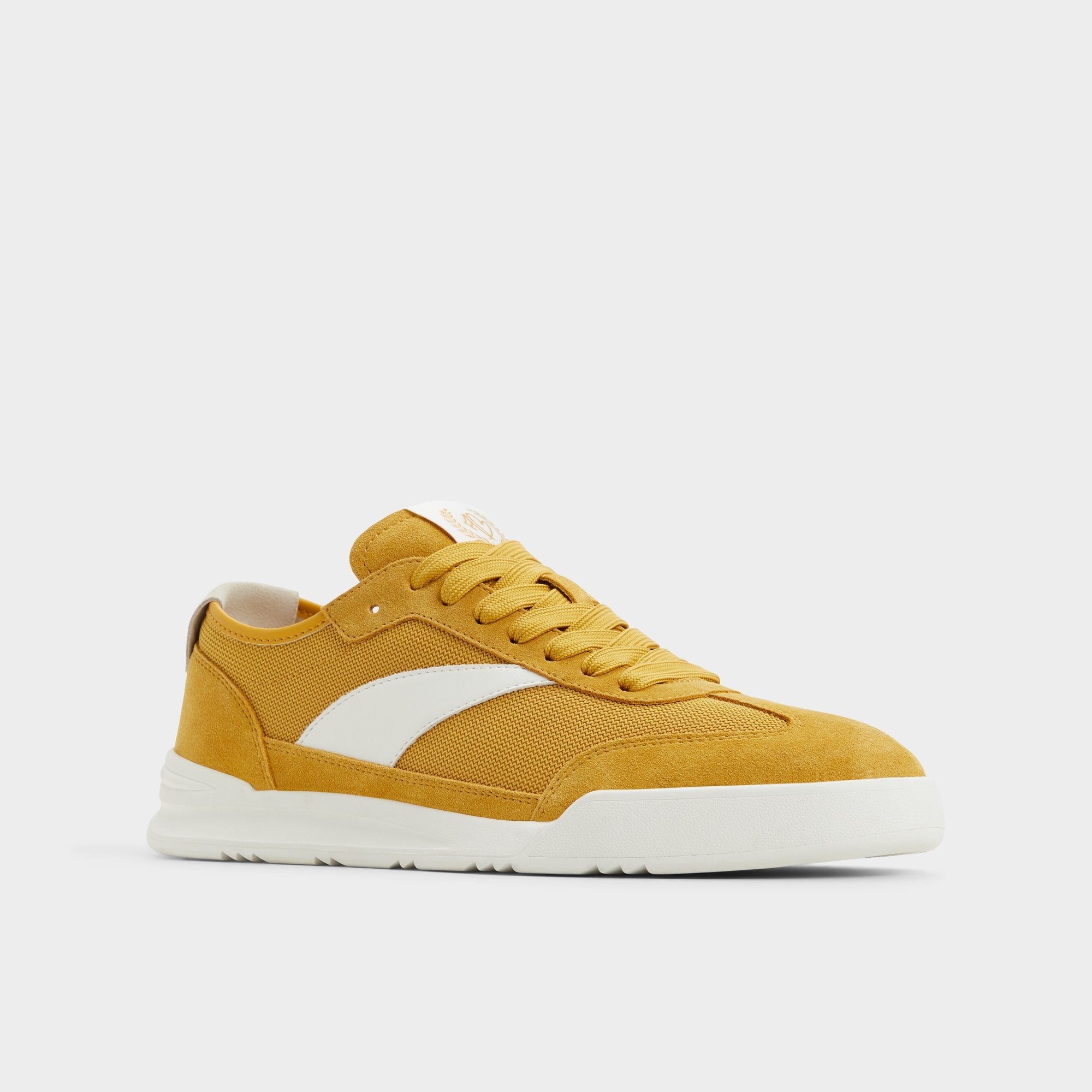 Clubmtl Medium Yellow Men's Low top - Low top sneaker