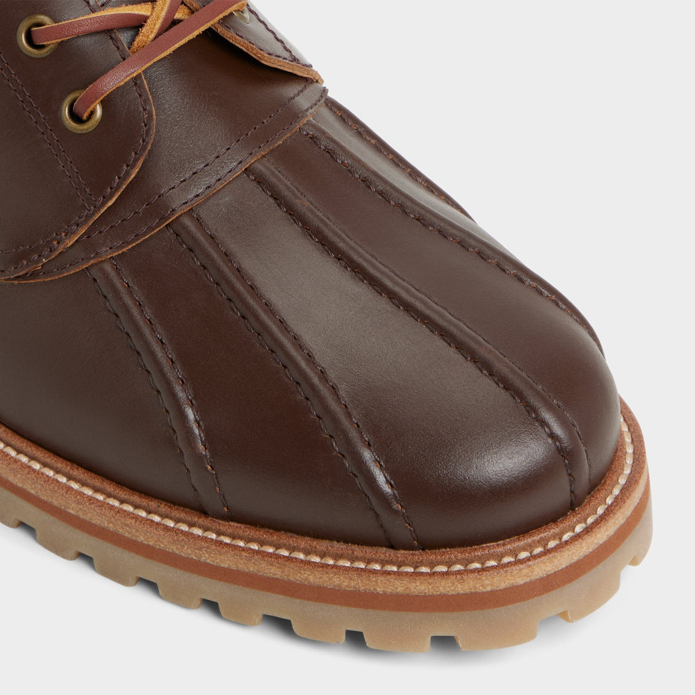 Lug sole Finn in Medium Brown - Boat shoe