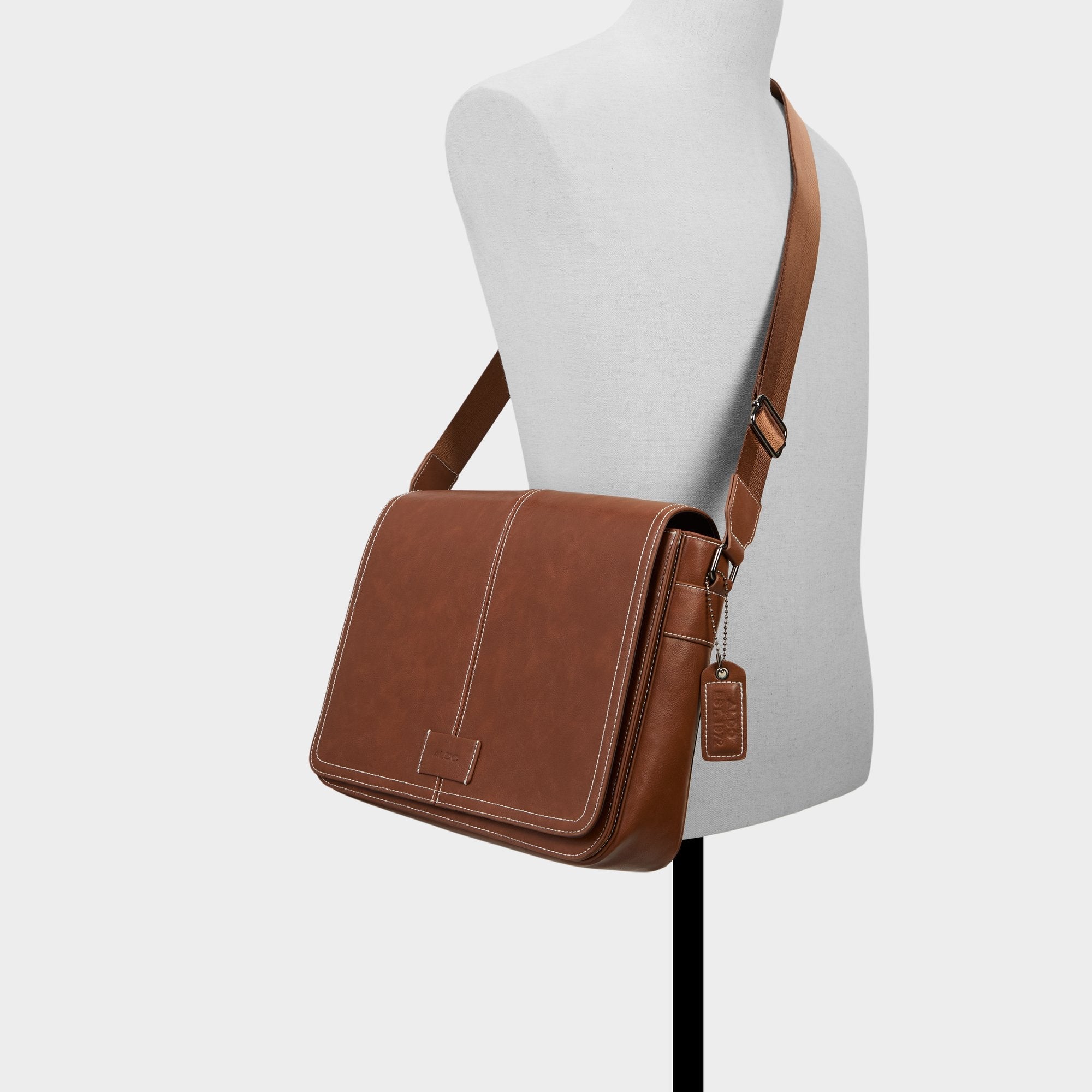 Wigoandd in Cognac - Messenger bag
