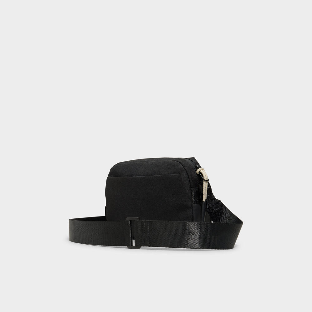 Merimbahh in Black Black - Crossbody bag