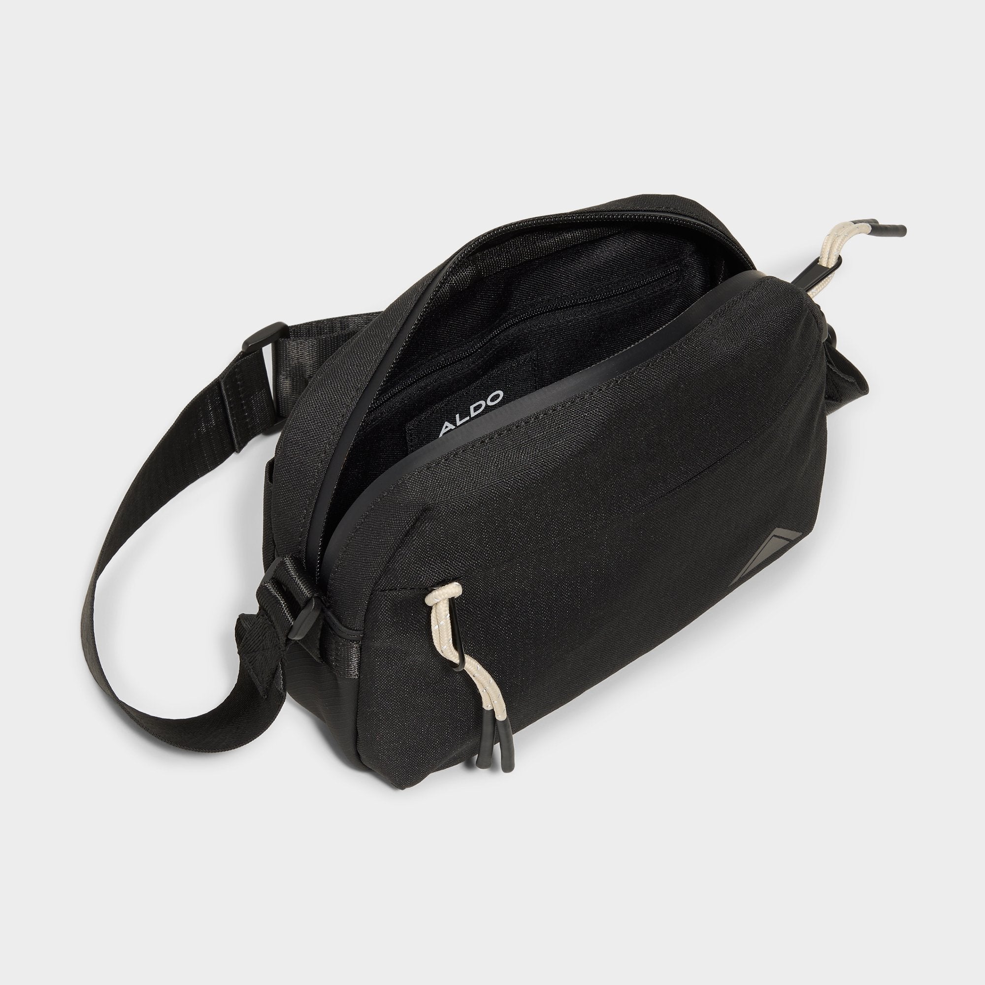 Merimbahh in Black Black - Crossbody bag