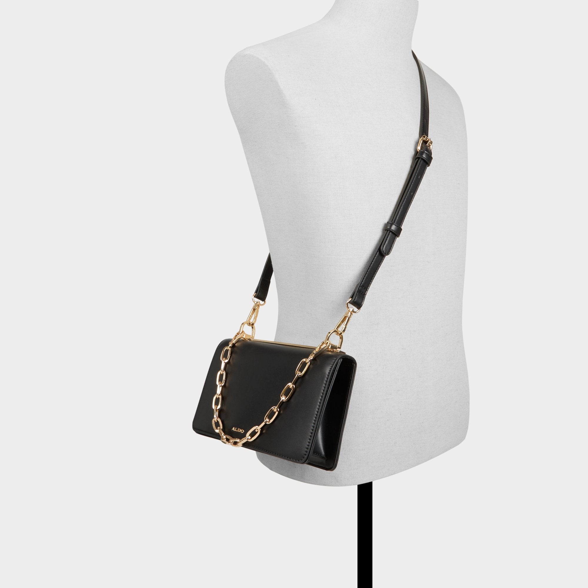 Daboucaa in Black - Crossbody bag