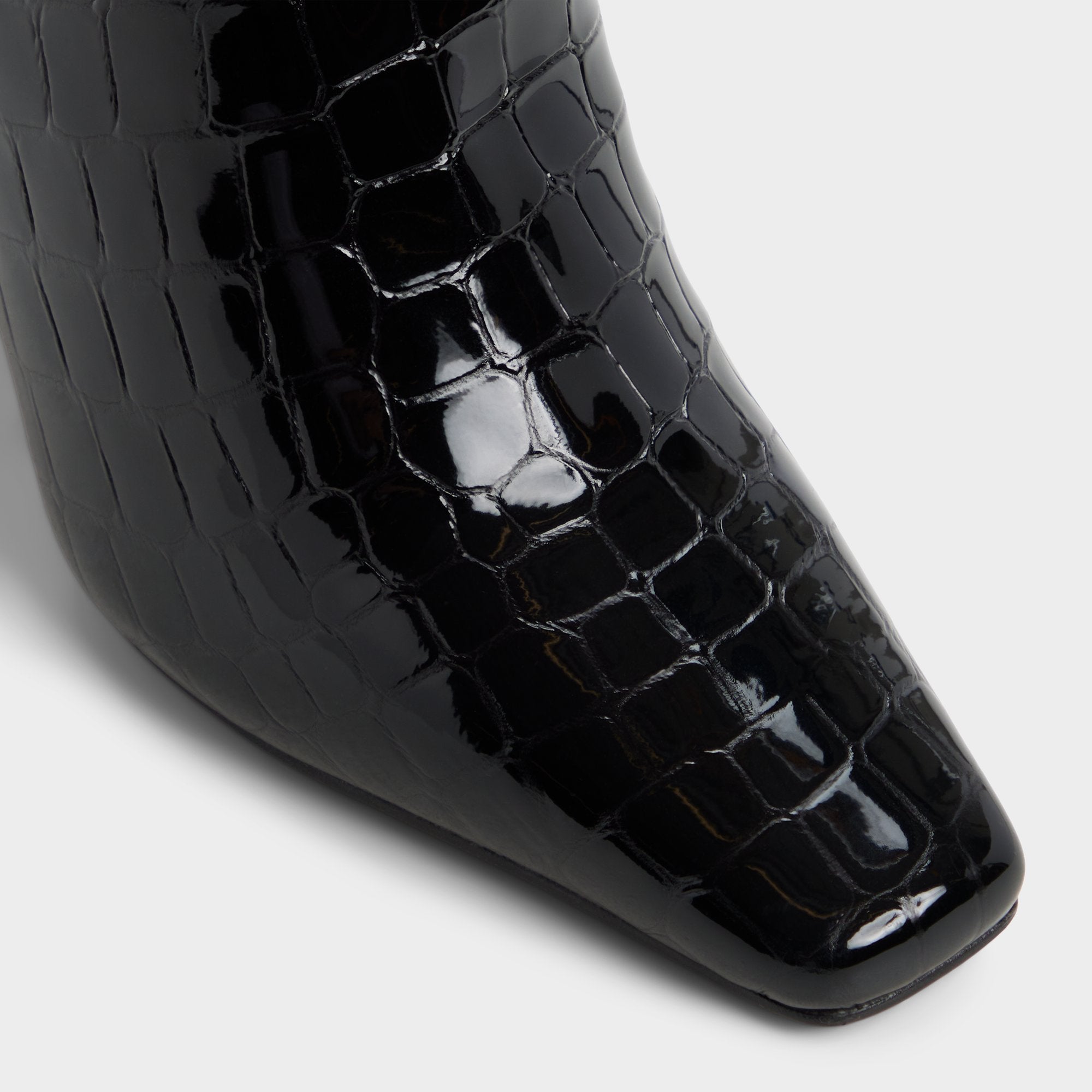 Block heel Vivienna in Black - Knee-high boot