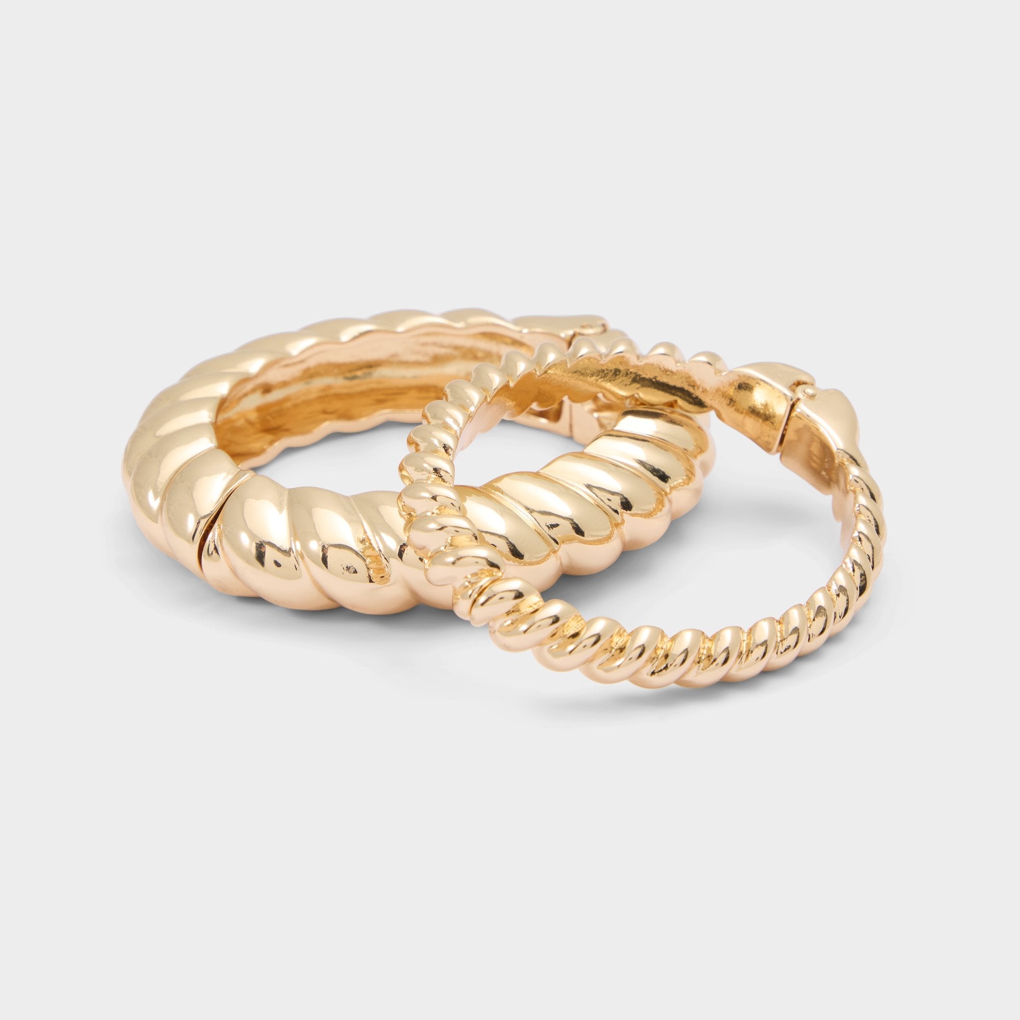 Twistedd in Gold - Bangle bracelet